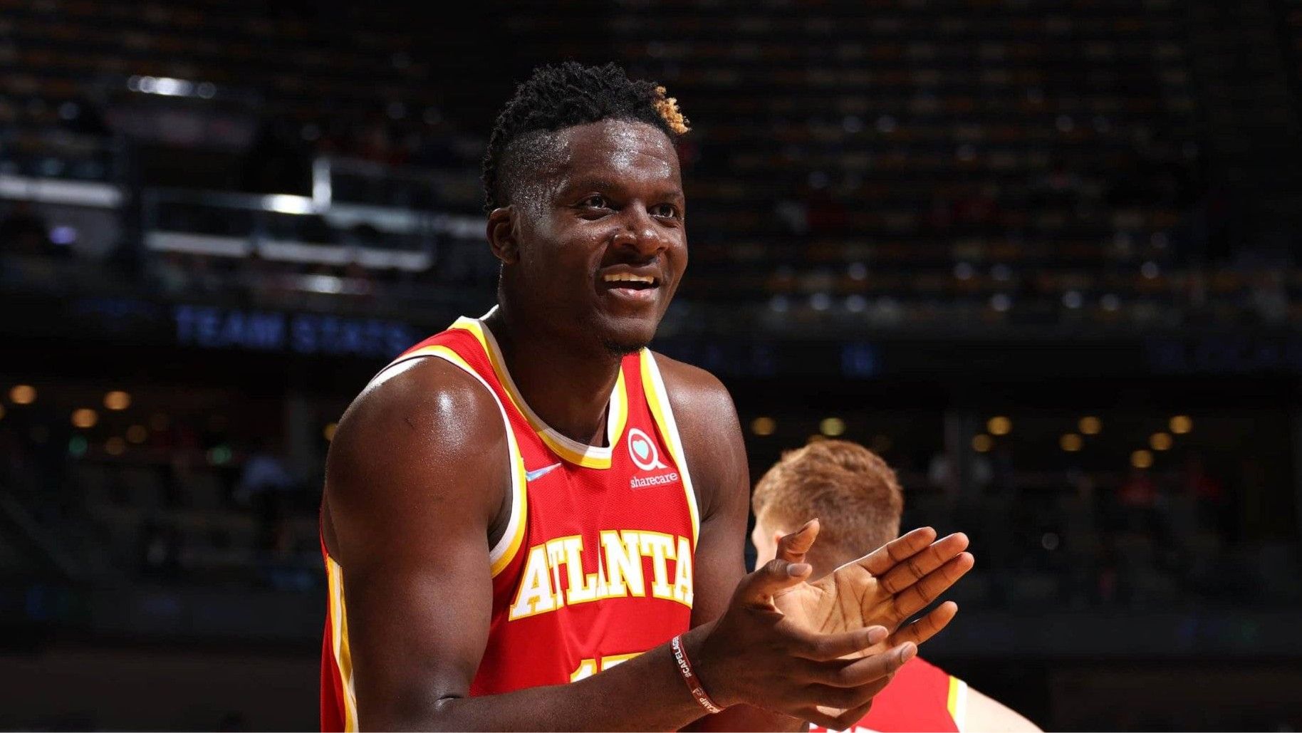 kaiyun-美记：湖人、快船和马刺三支球队均有兴趣引援卡佩拉