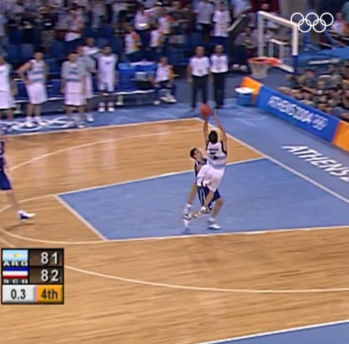 开云-妖刀！21年前的今天：吉诺比利雅典奥运会惊天漂移绝杀！