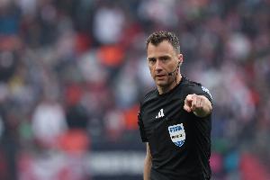 TA：欧联决赛裁判曾牵扯德乙黑哨案，因收300欧未举报处6个月禁哨