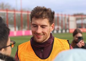 拜仁官方：格雷茨卡脚踝受伤，无缘本周出战海登海姆